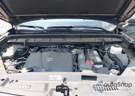 2021 Toyota Highlander Le z USA, uszkodzony, nr VIN 5TDBZRBHXMS156006